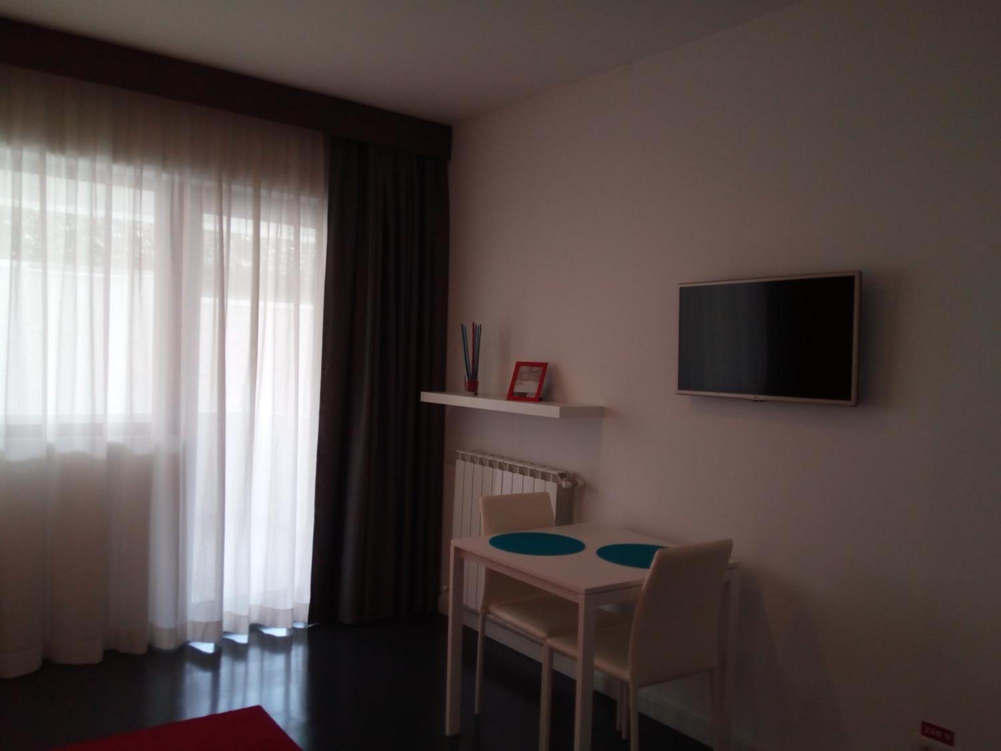 Living Aparthotel Bukarest Zimmer foto