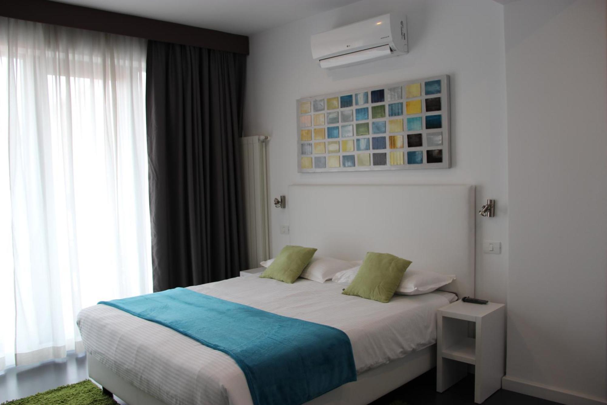 Living Aparthotel Bukarest Zimmer foto
