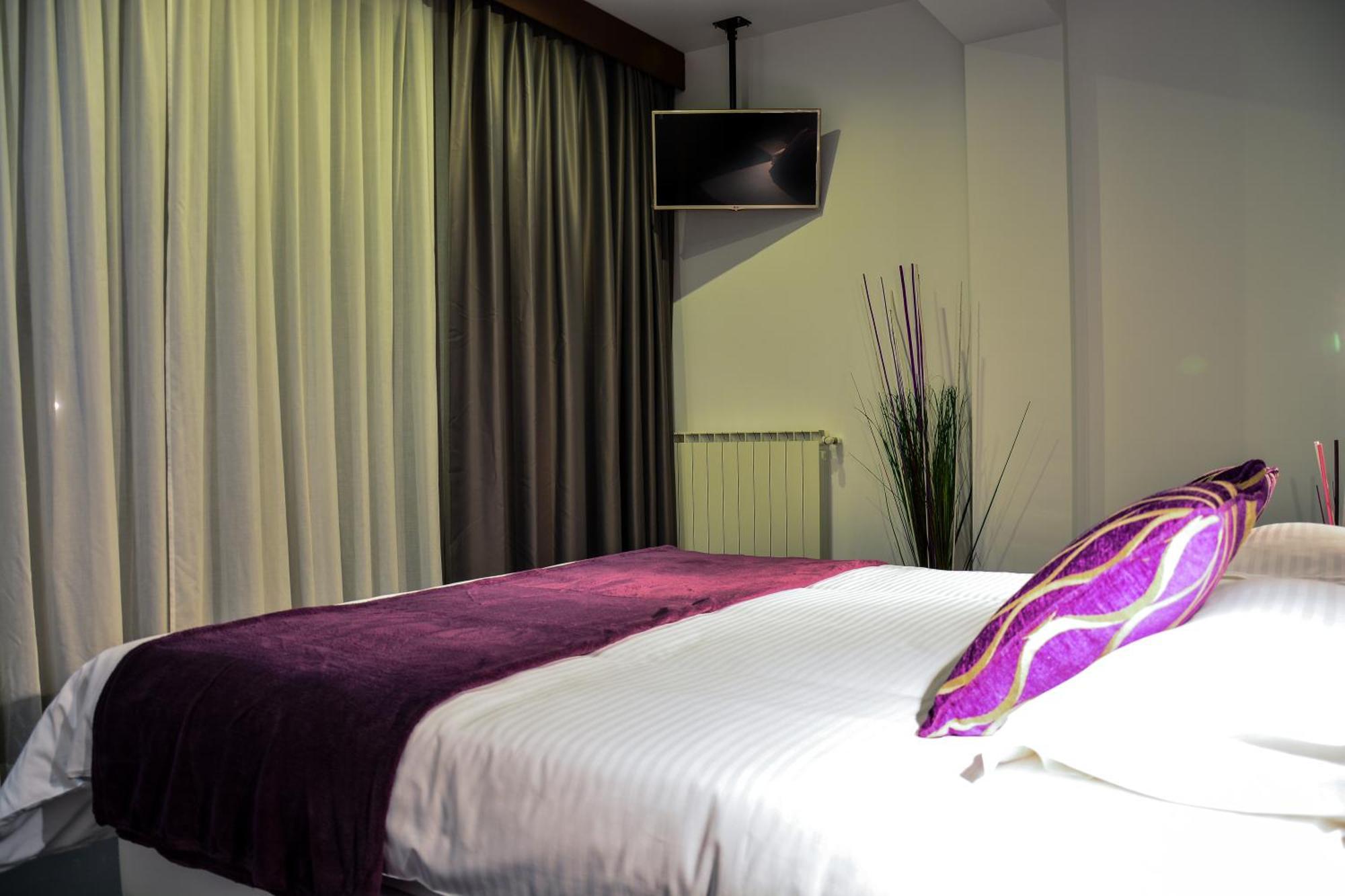 Living Aparthotel Bukarest Zimmer foto